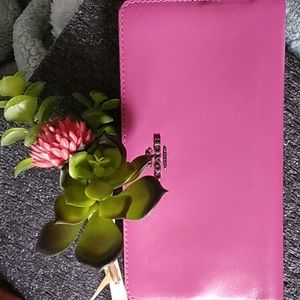 Coach smooth leather skinny wallet NWT